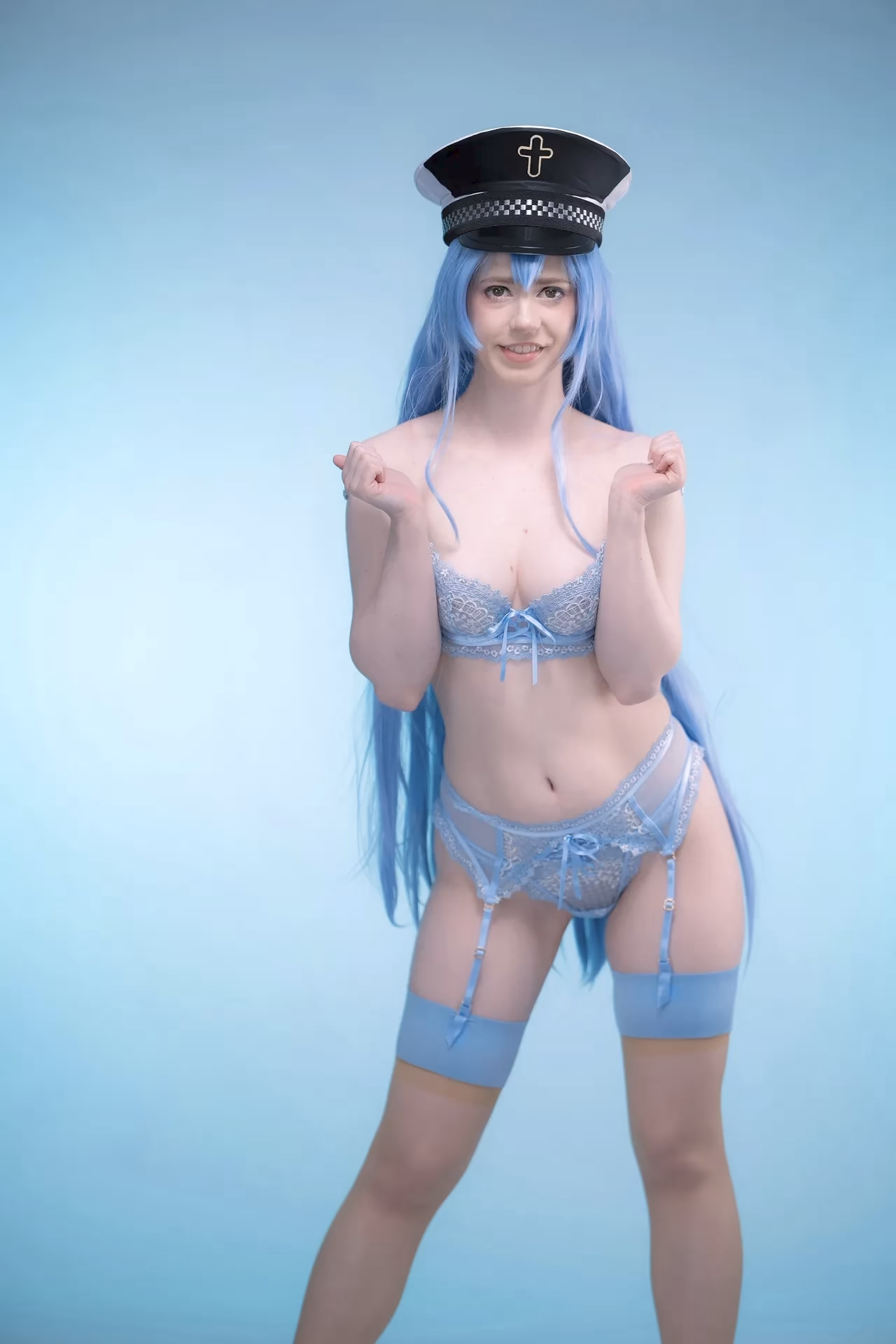 Ellie Rae as Esdeath — cosplay photo 6 of 31