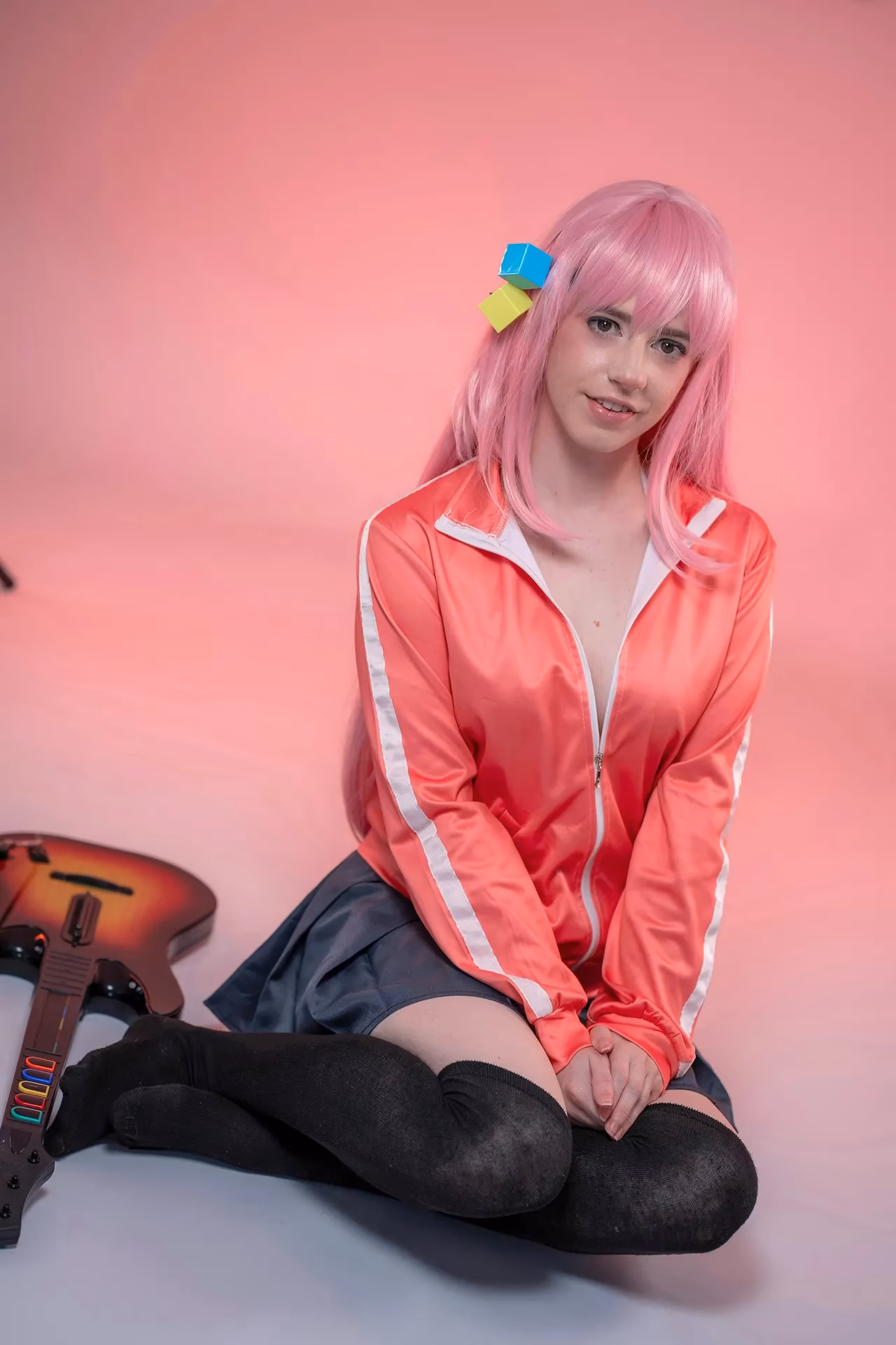 Ellie Rae as Hitori Gotoh — cosplay photo 4 of 34
