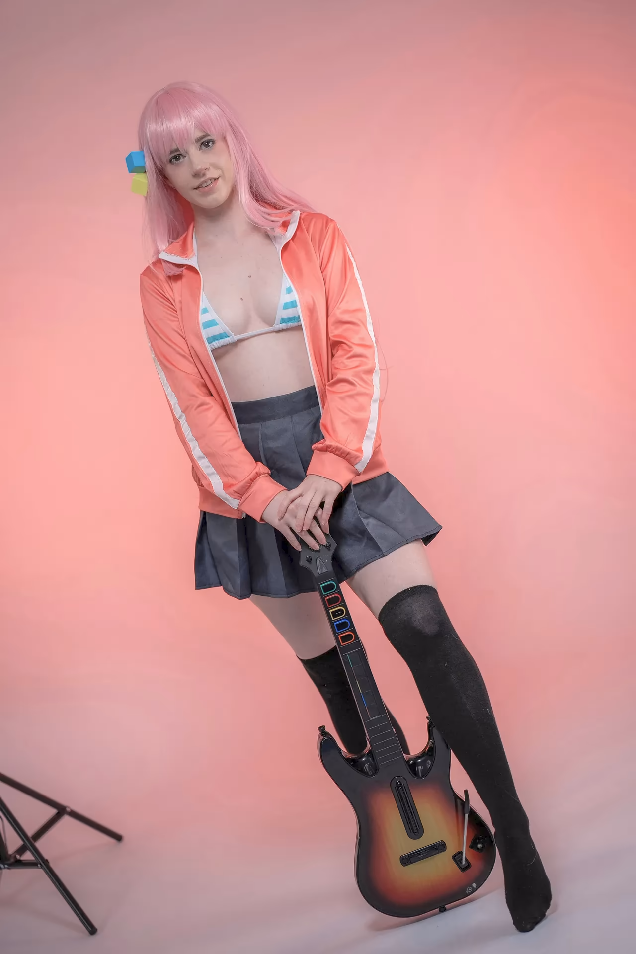 Ellie Rae as Hitori Gotoh — cosplay photo 6 of 34