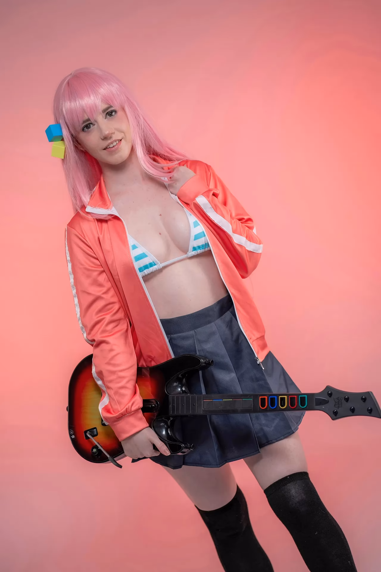 Ellie Rae as Hitori Gotoh — cosplay photo 7 of 34