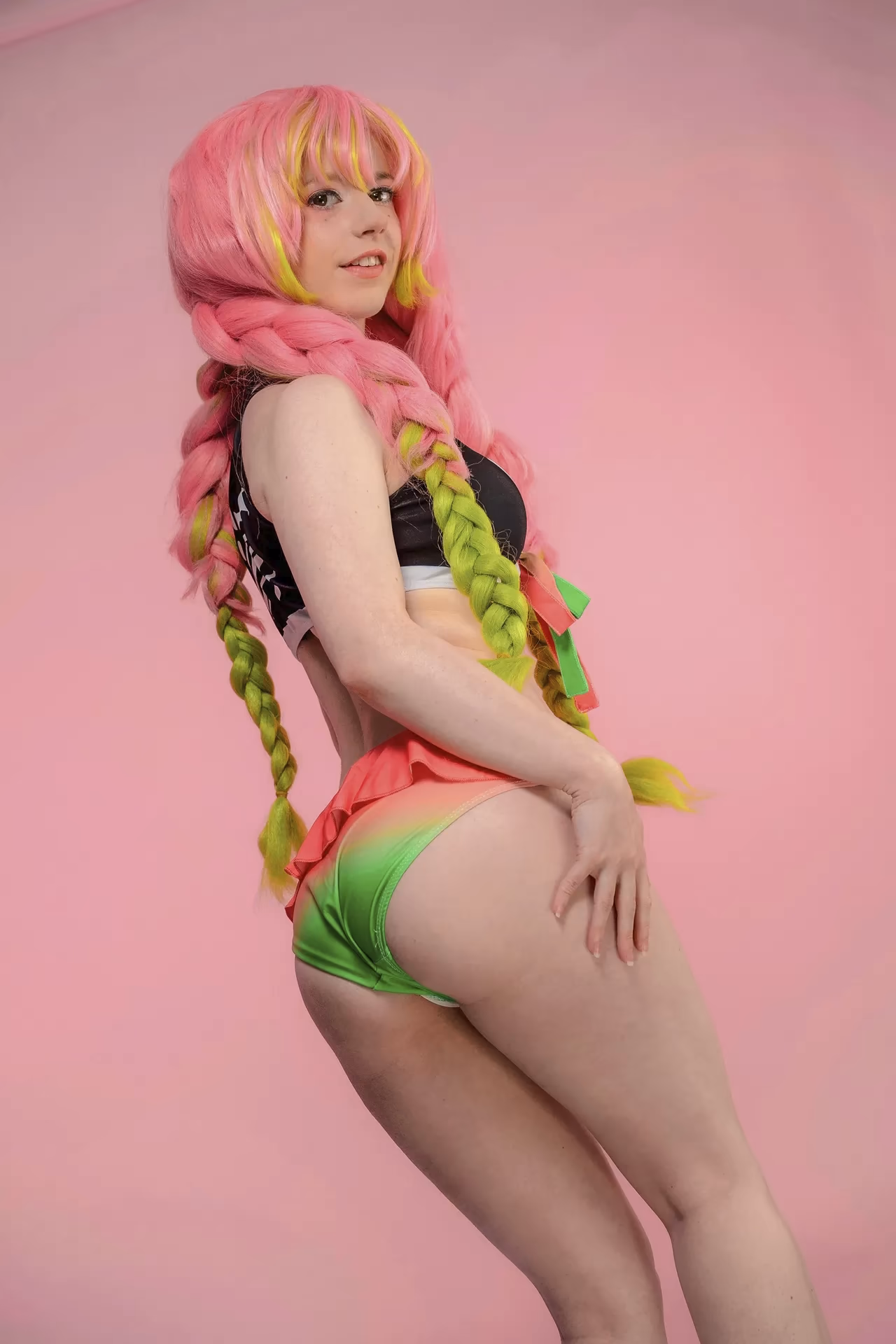 Ellie Rae as Mitsuri Kanroji — cosplay photo 16 of 49