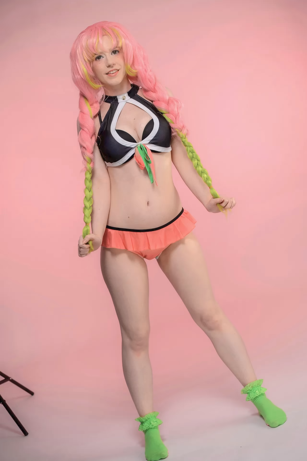 Ellie Rae as Mitsuri Kanroji — cosplay photo 3 of 49