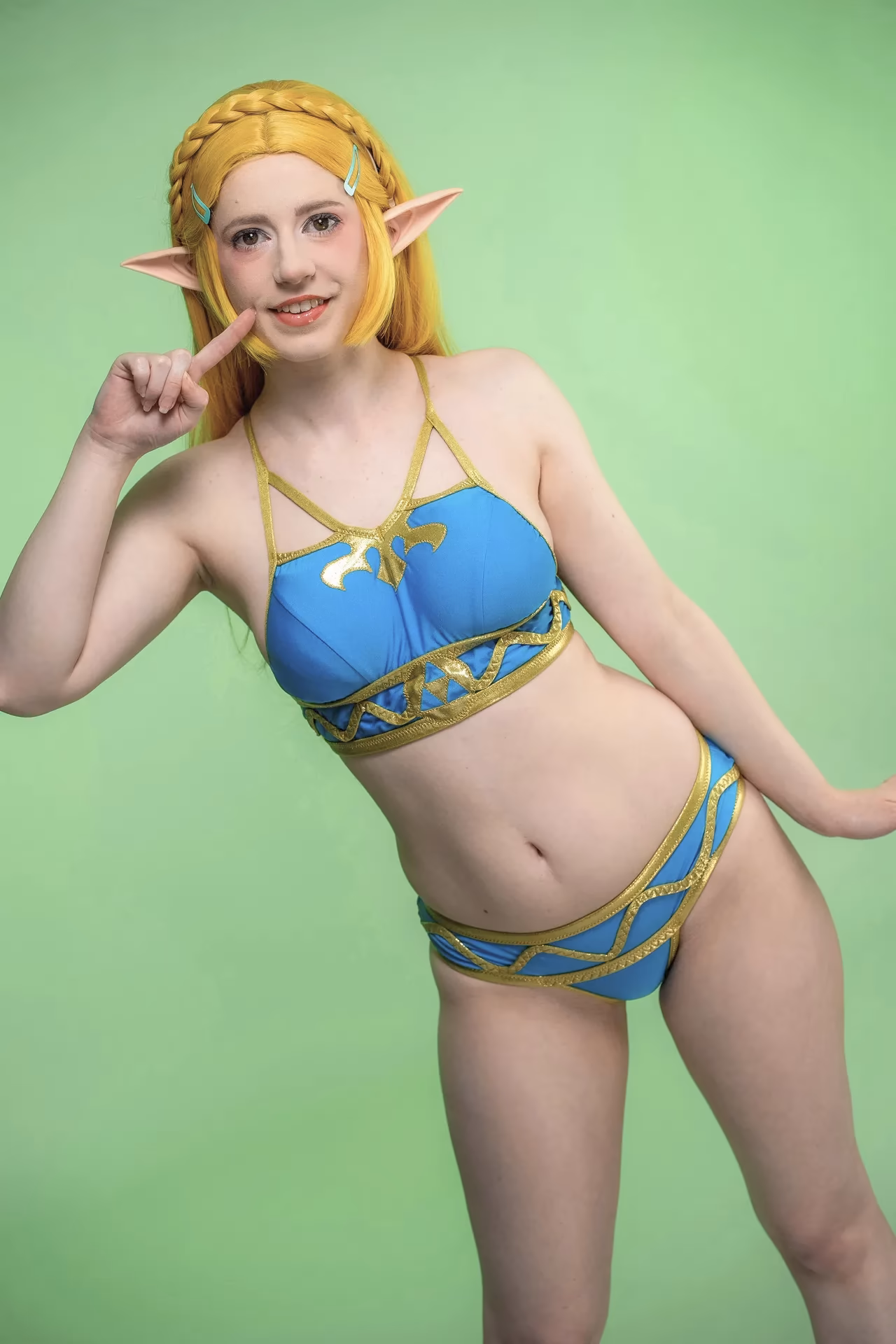 Ellie Rae as Princess Zelda — cosplay photo 7 of 76
