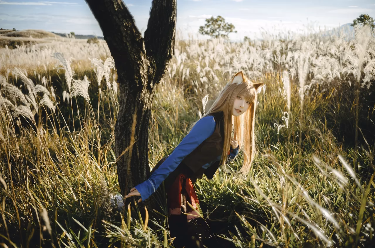 Ely Cosplay as Holo — cosplay photo 11 of 52
