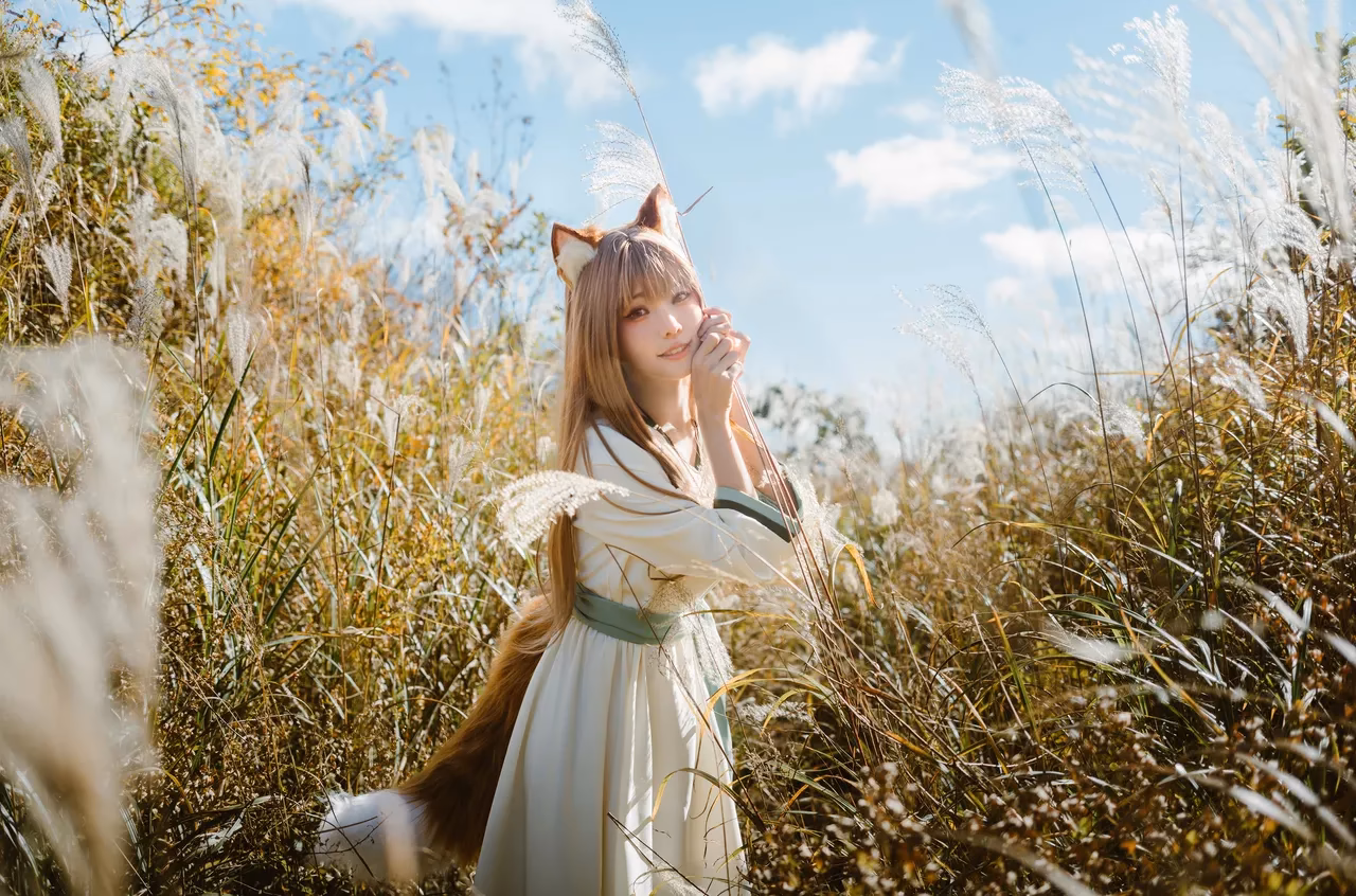 Ely Cosplay as Holo — cosplay photo 11 of 34