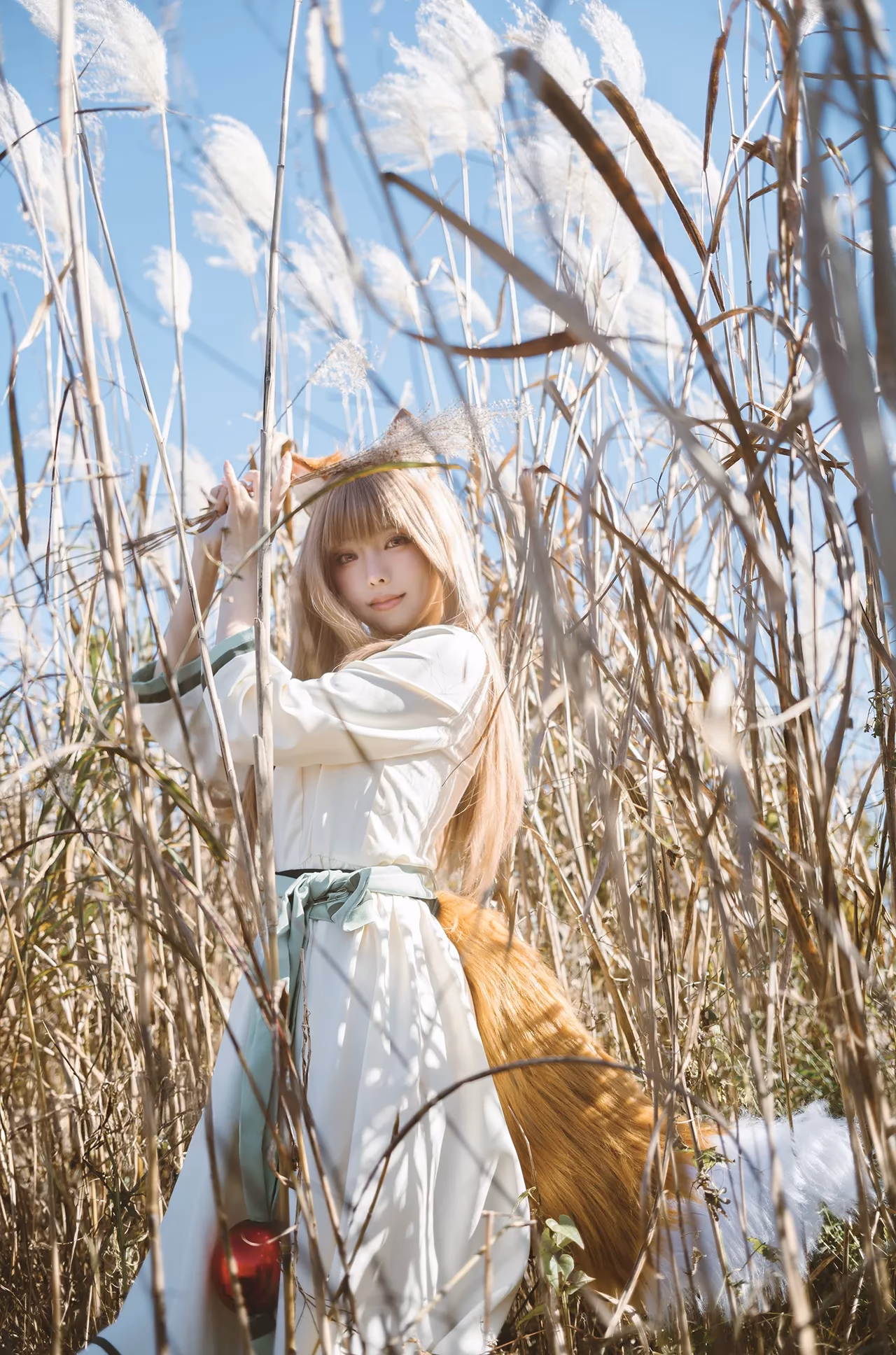 Ely Cosplay as Holo — cosplay photo 31 of 34
