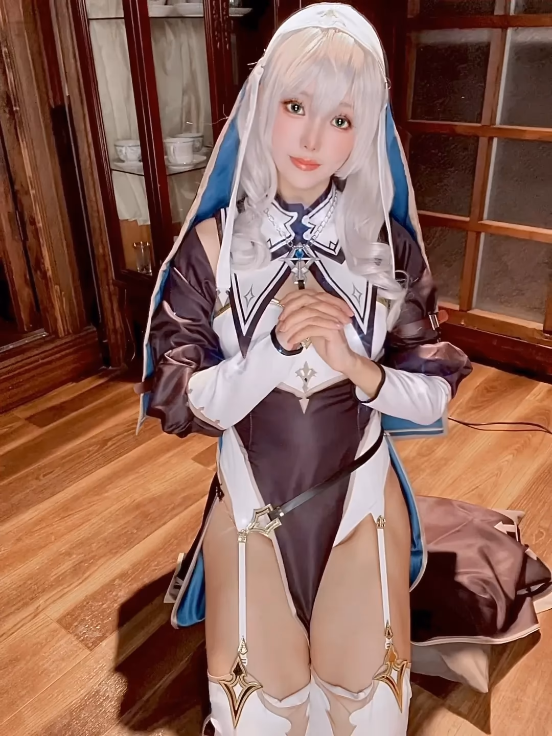 Ely Cosplay as Shirogane Noel — cosplay photo 21 of 26