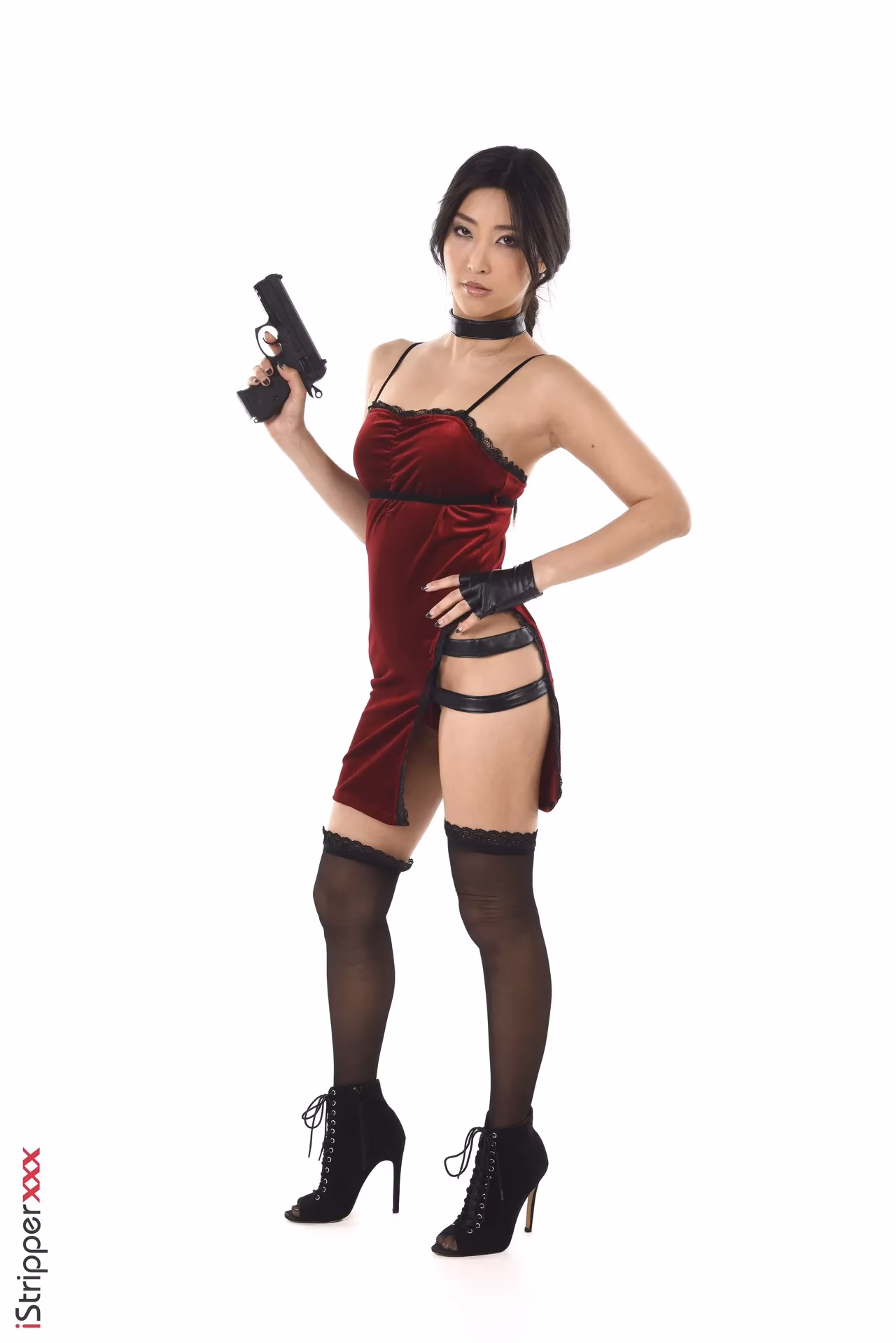 Emiri Momota as Ada Wong — cosplay photo 2 of 50