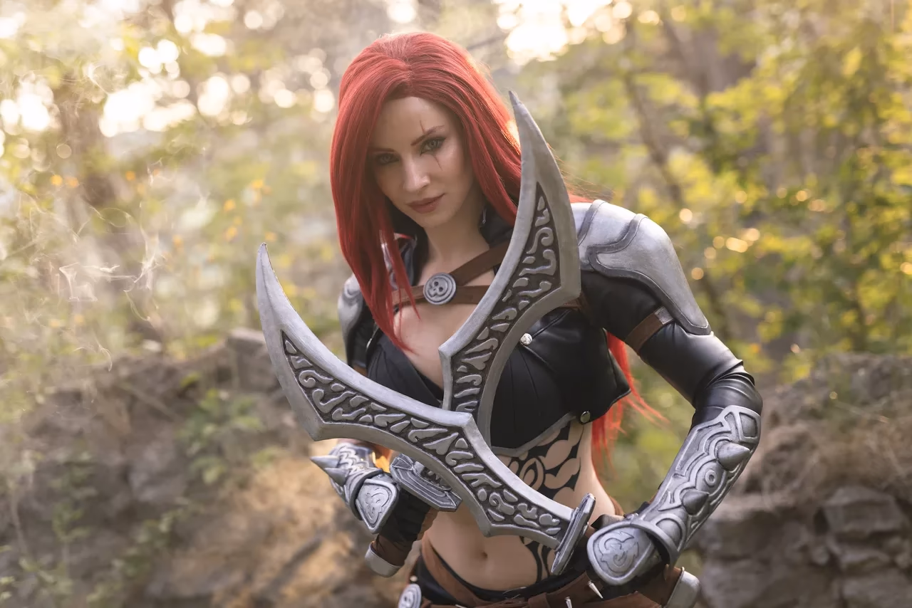 Enji Night as Katarina — cosplay photo 11 of 36