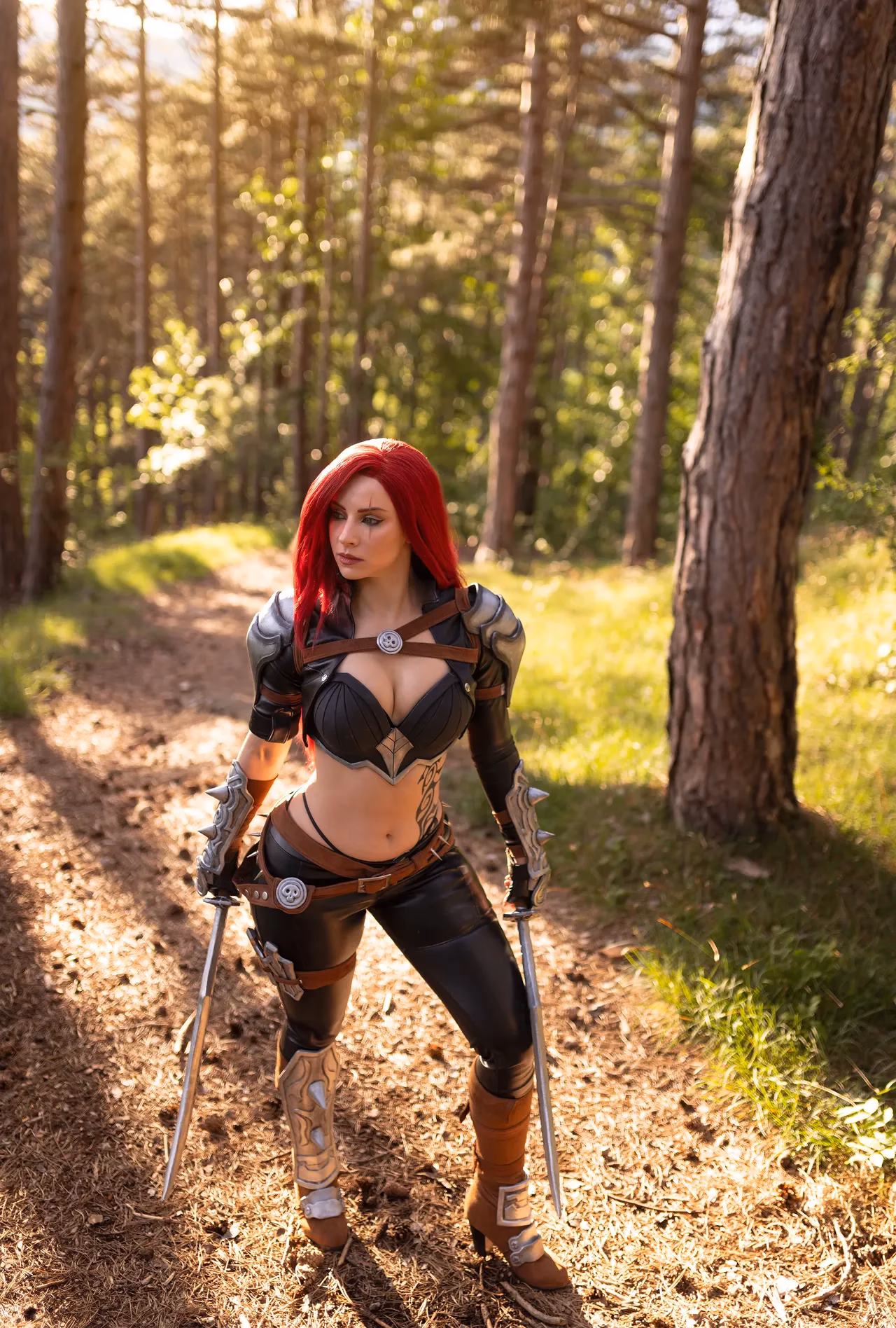 Enji Night as Katarina — cosplay photo 27 of 36