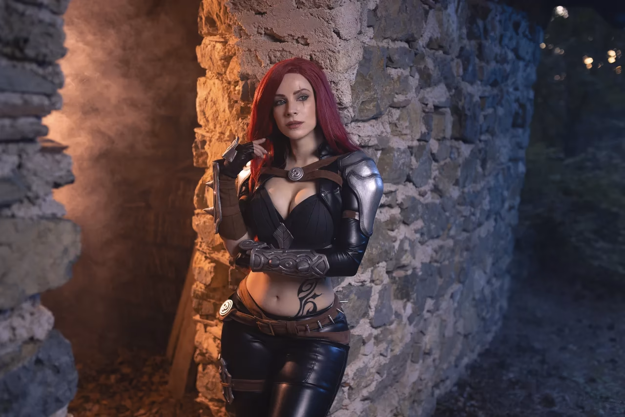 Enji Night as Katarina — cosplay photo 5 of 36