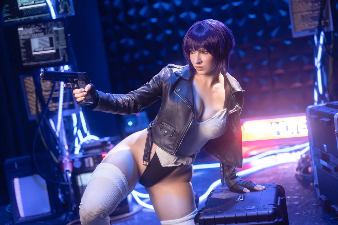 Enji Night as Motoko Kusanagi — cosplay photo 11 of 41