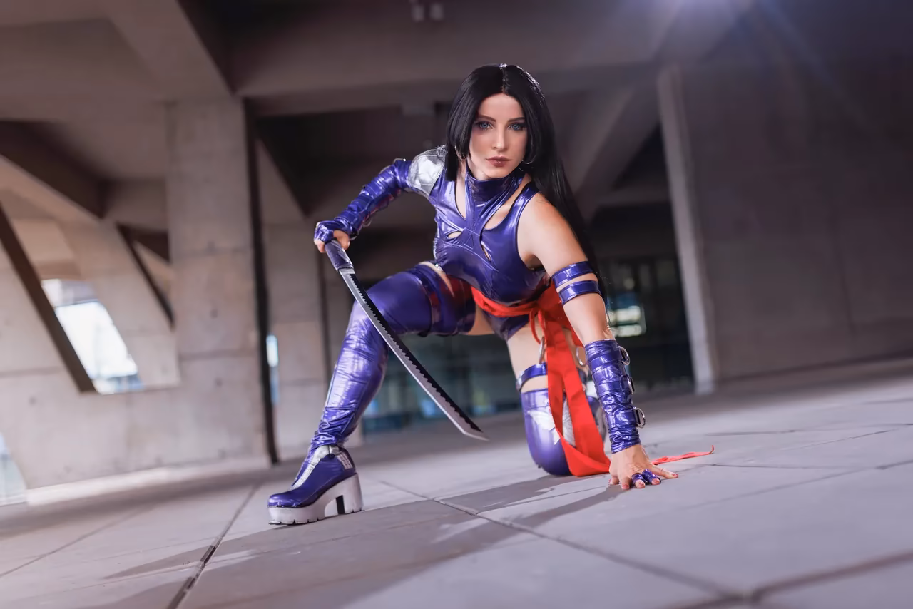 Enji Night as Psylocke — cosplay photo 14 of 34