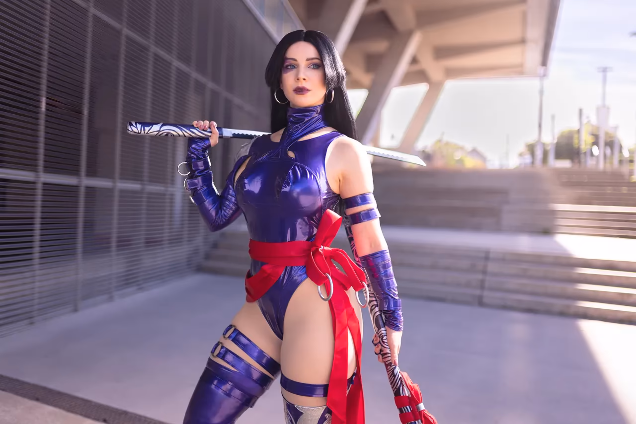 Enji Night as Psylocke — cosplay photo 2 of 34