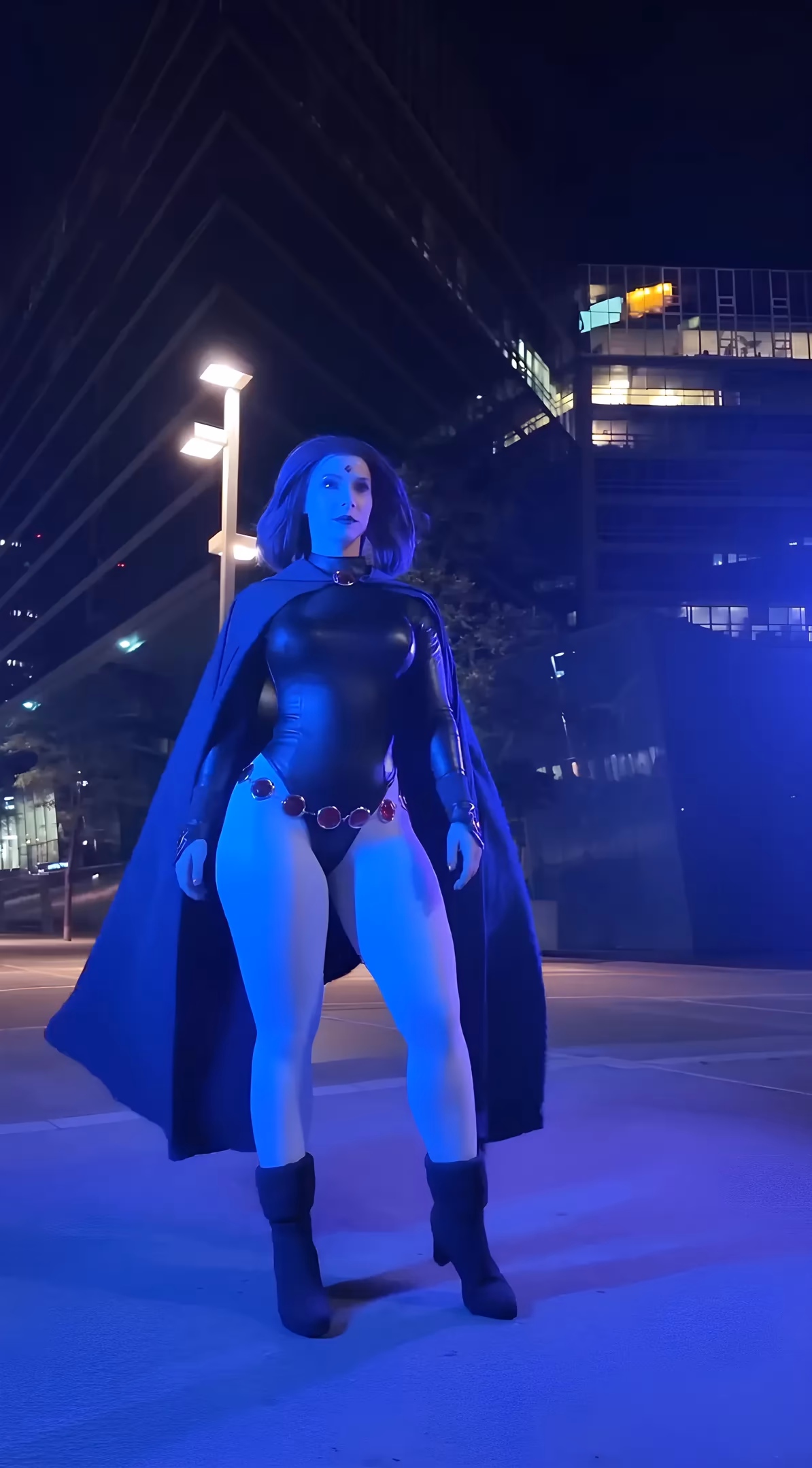Enji Night as Raven — cosplay photo 10 of 11
