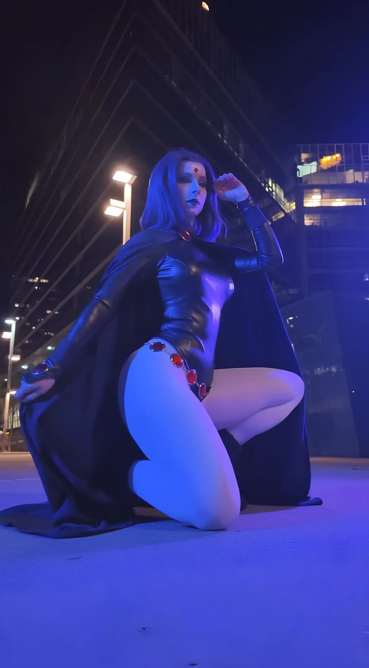 Enji Night as Raven — cosplay photo 2 of 11