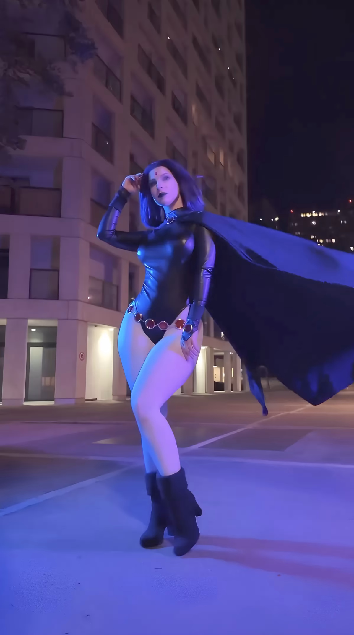 Enji Night as Raven — cosplay photo 9 of 11
