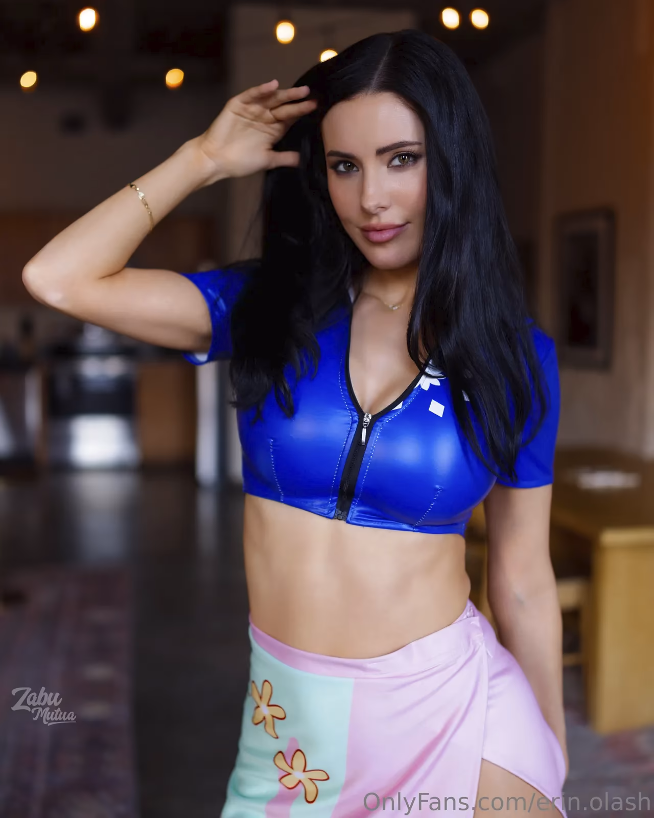 Erin Olash as Nico Robin — cosplay photo 8 of 17