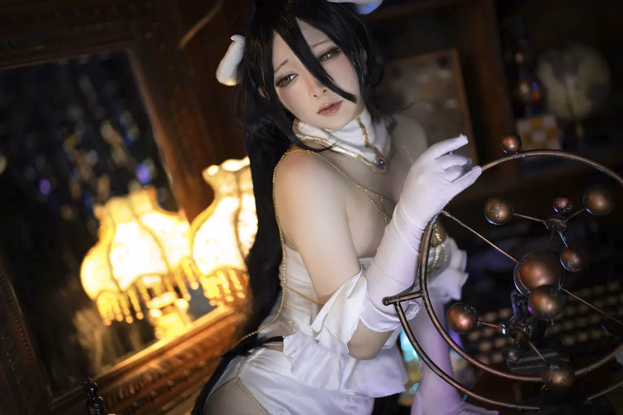 Eririchyan as Albedo — cosplay photo 22 of 28