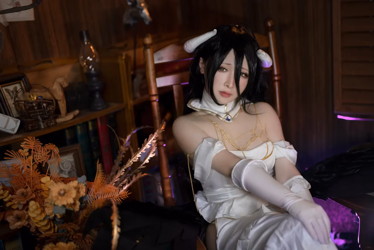 Eririchyan as Albedo — cosplay photo 9 of 28