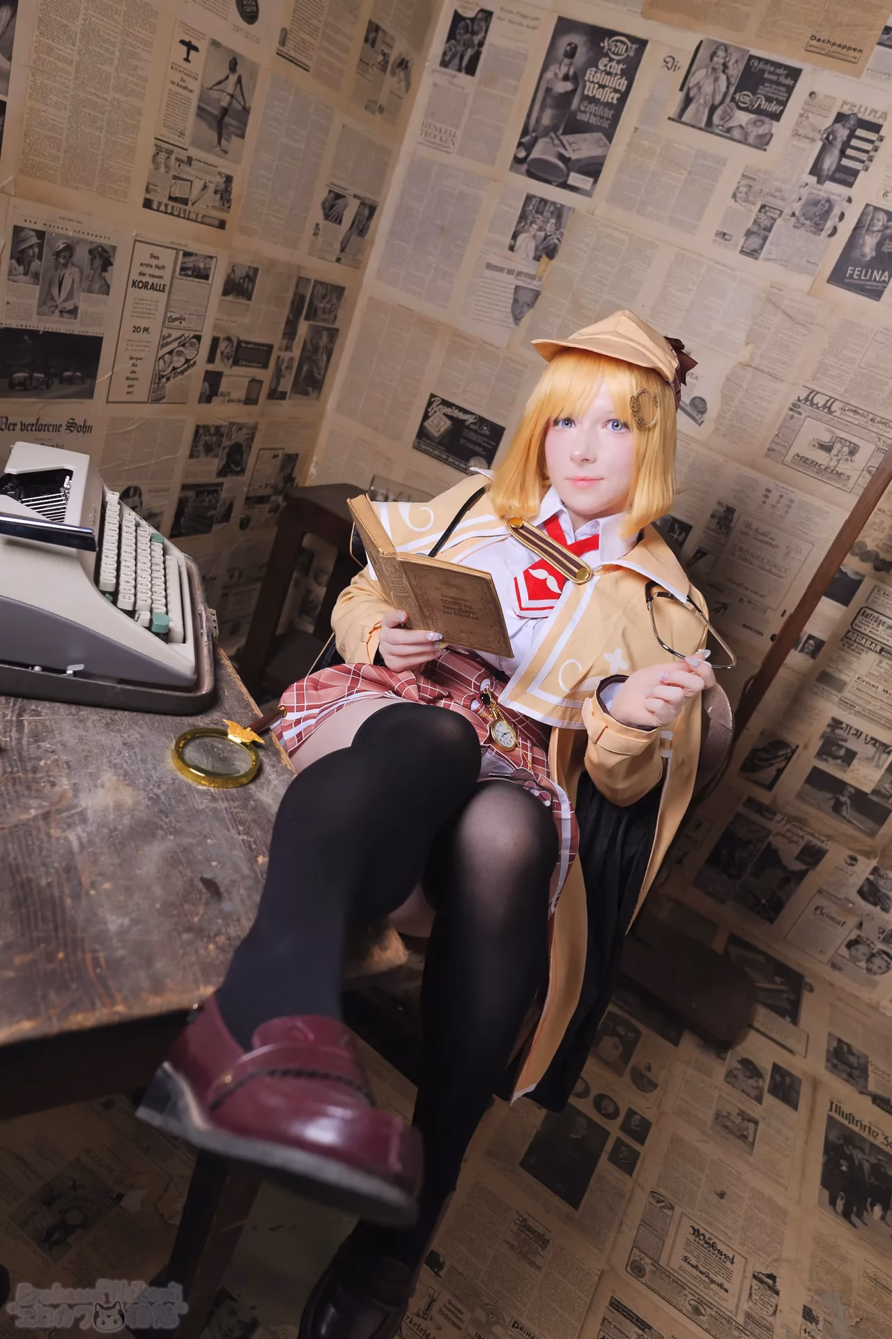 Erokawa Nekomi as Amelia Watson — cosplay photo 12 of 83