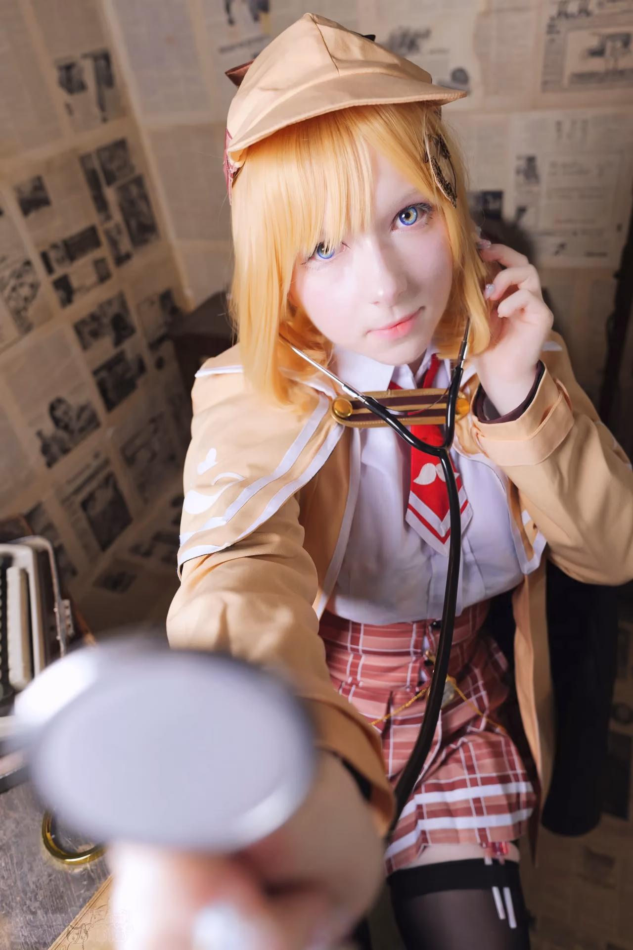 Erokawa Nekomi as Amelia Watson — cosplay photo 14 of 83