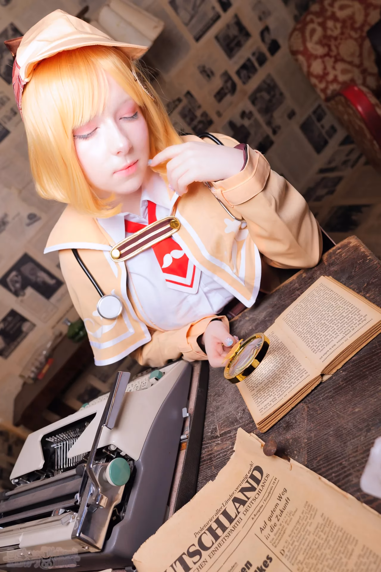 Erokawa Nekomi as Amelia Watson — cosplay photo 17 of 83