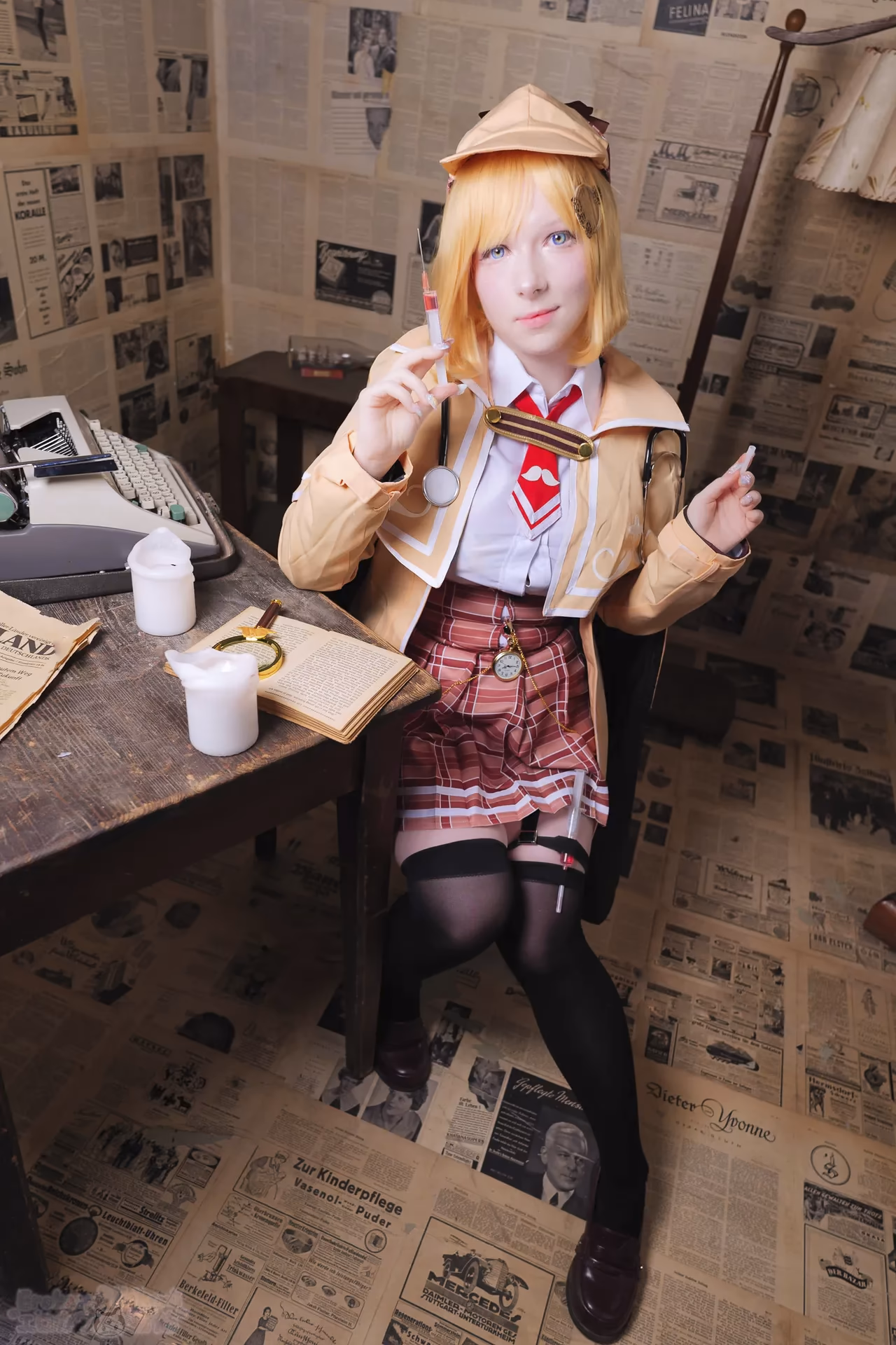 Erokawa Nekomi as Amelia Watson — cosplay photo 19 of 83