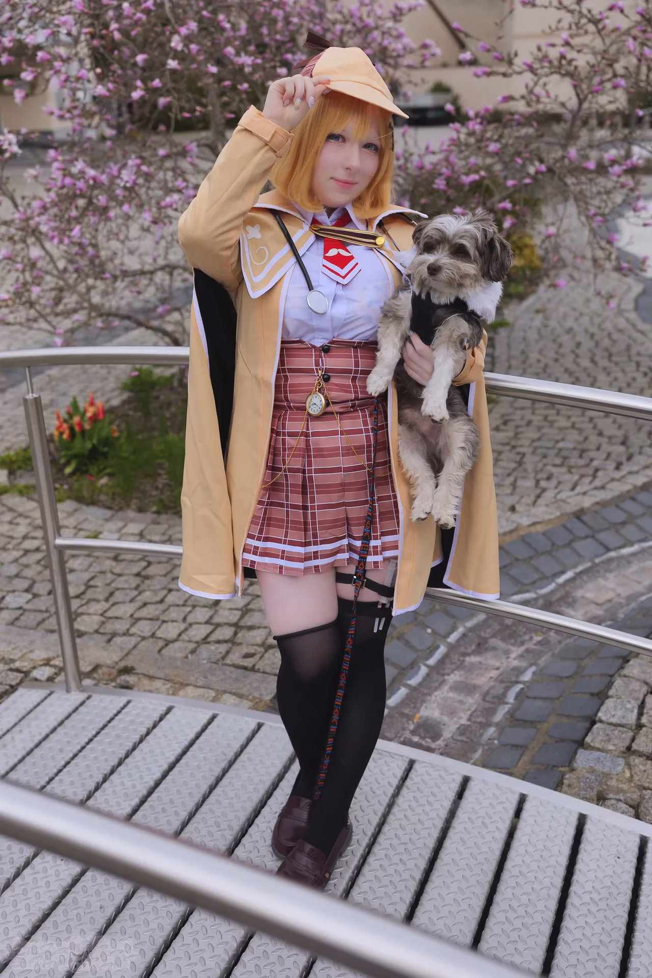Erokawa Nekomi as Amelia Watson — cosplay photo 2 of 83