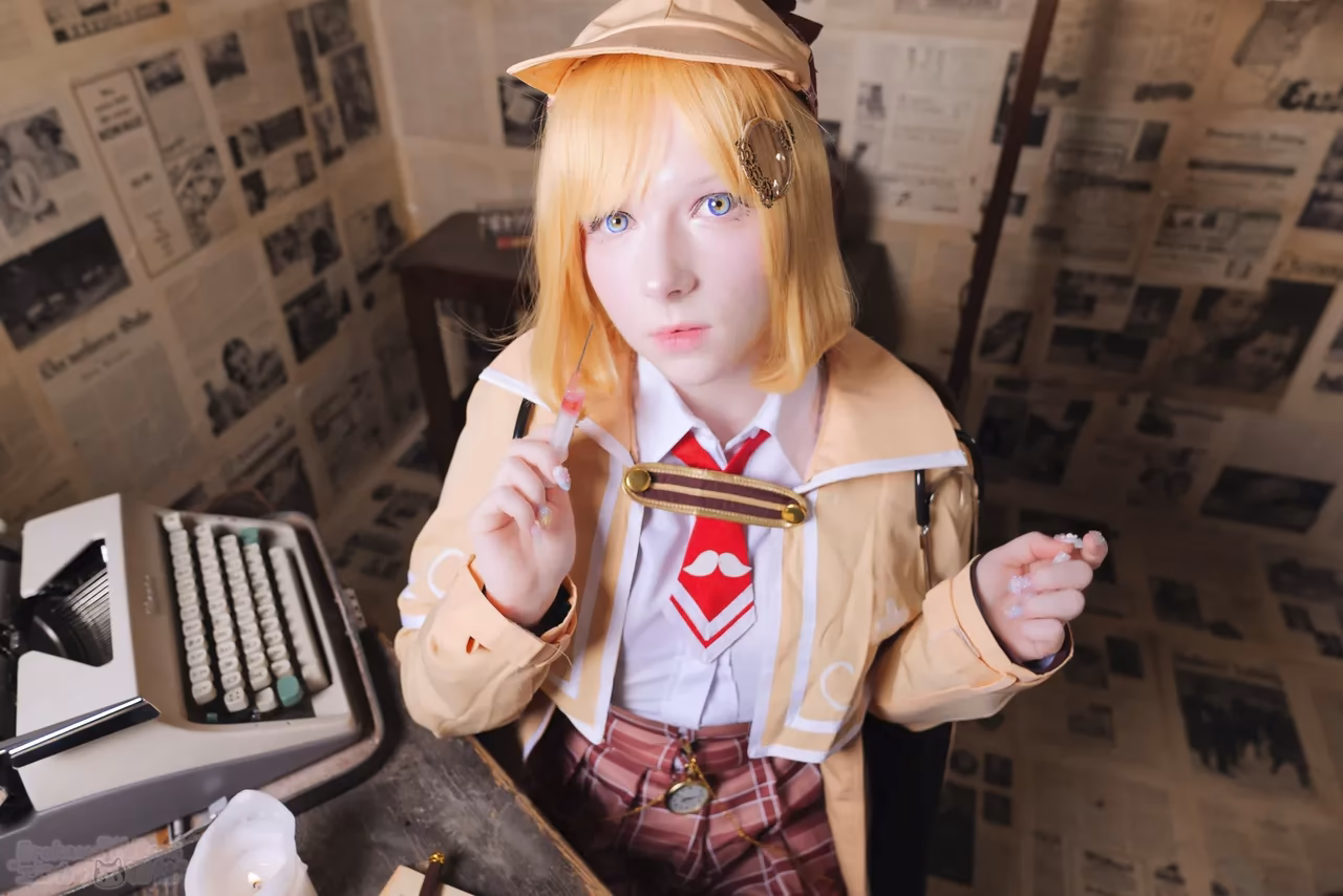 Erokawa Nekomi as Amelia Watson — cosplay photo 20 of 83