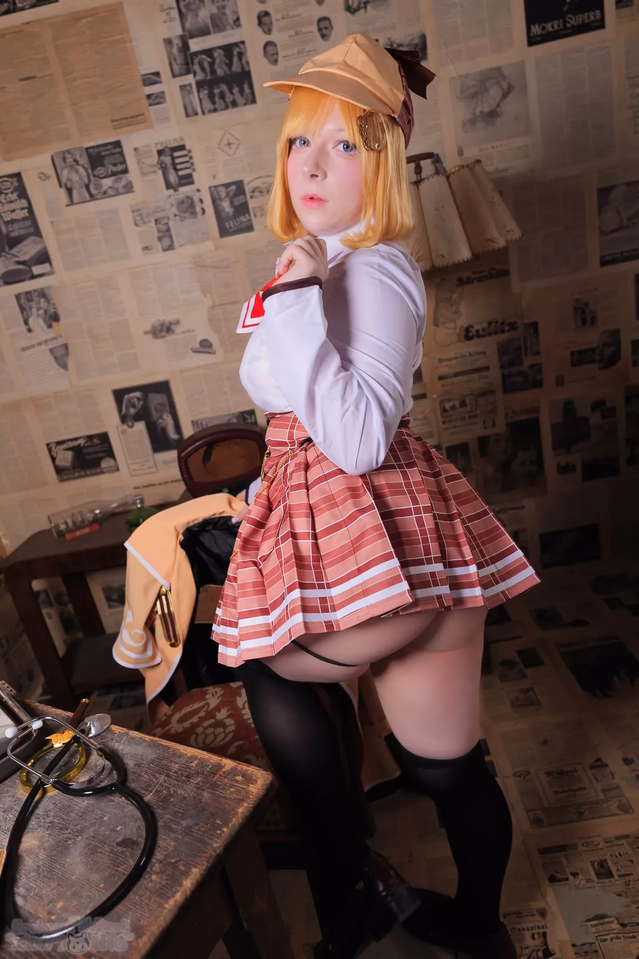 Erokawa Nekomi as Amelia Watson — cosplay photo 23 of 83