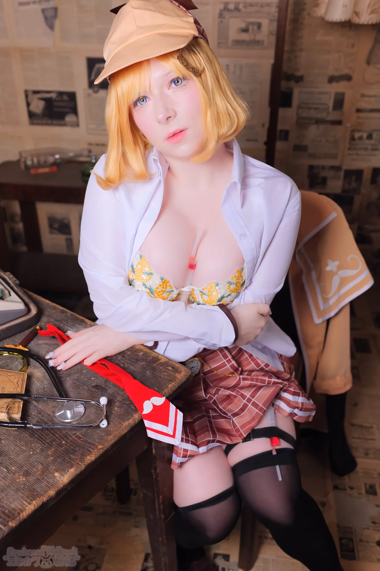 Erokawa Nekomi as Amelia Watson — cosplay photo 42 of 83