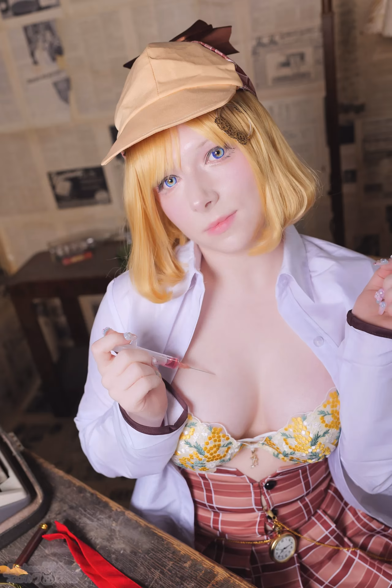 Erokawa Nekomi as Amelia Watson — cosplay photo 43 of 83