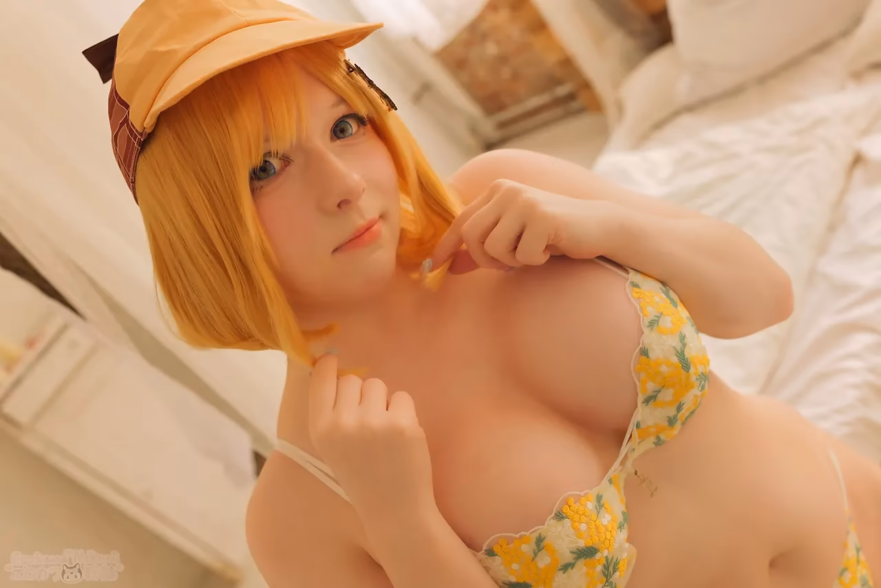 Erokawa Nekomi as Amelia Watson — cosplay photo 51 of 83