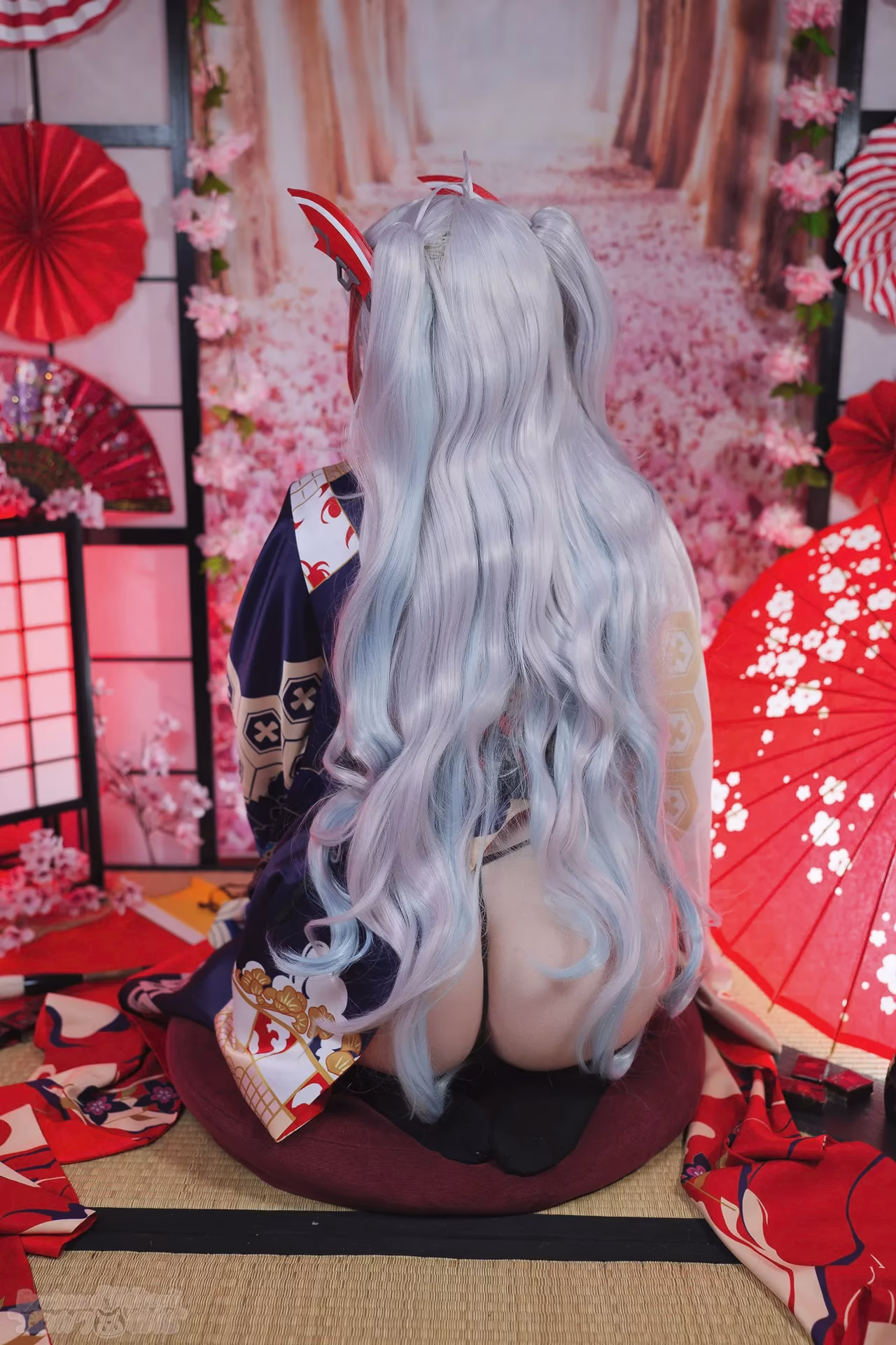 Erokawa Nekomi as Prinz Eugen — cosplay photo 22 of 59