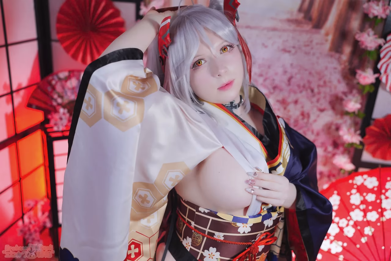 Erokawa Nekomi as Prinz Eugen — cosplay photo 35 of 59