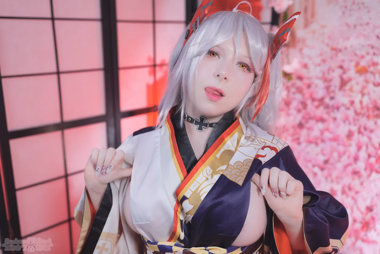 Erokawa Nekomi as Prinz Eugen — cosplay photo 38 of 59