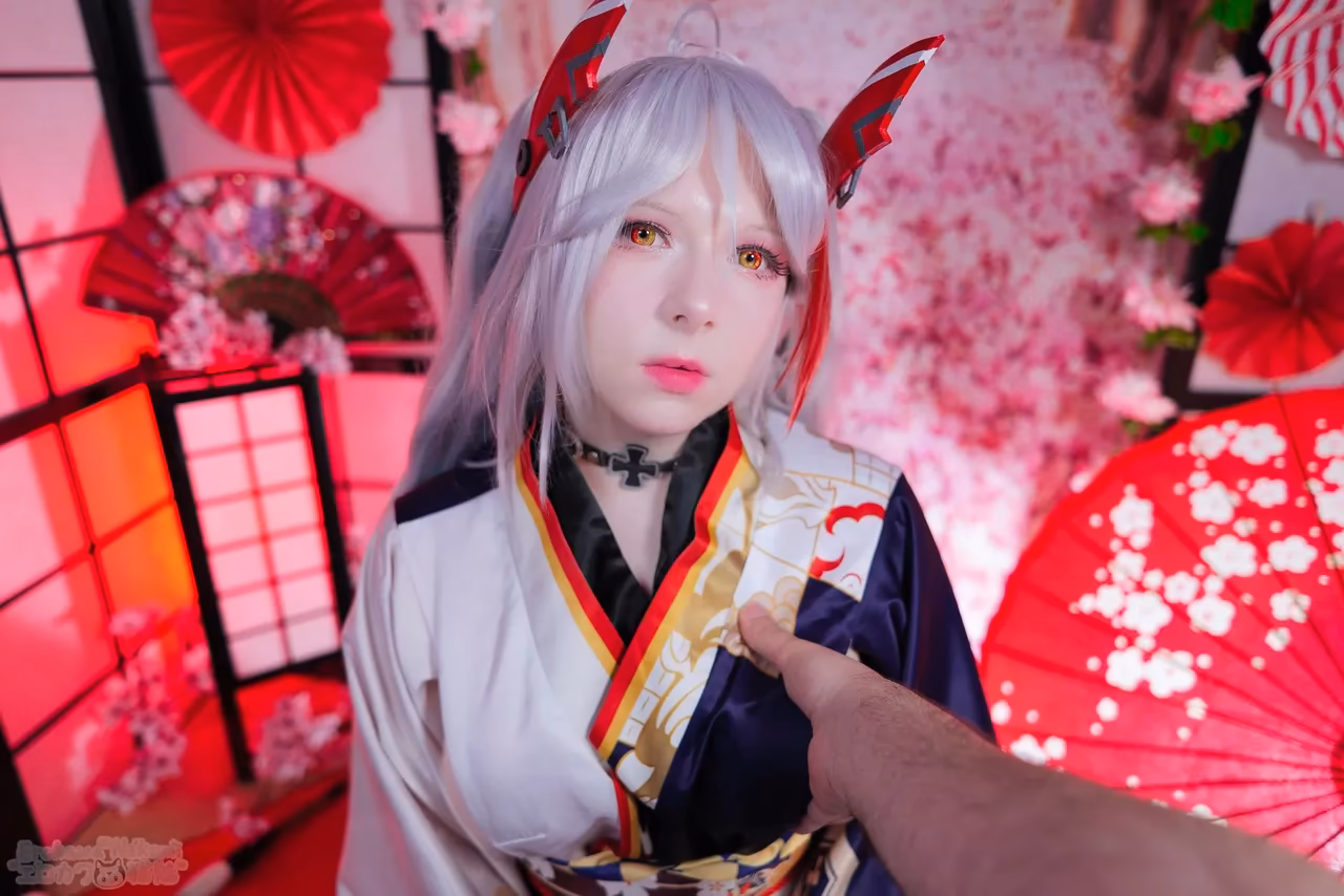Erokawa Nekomi as Prinz Eugen — cosplay photo 49 of 59