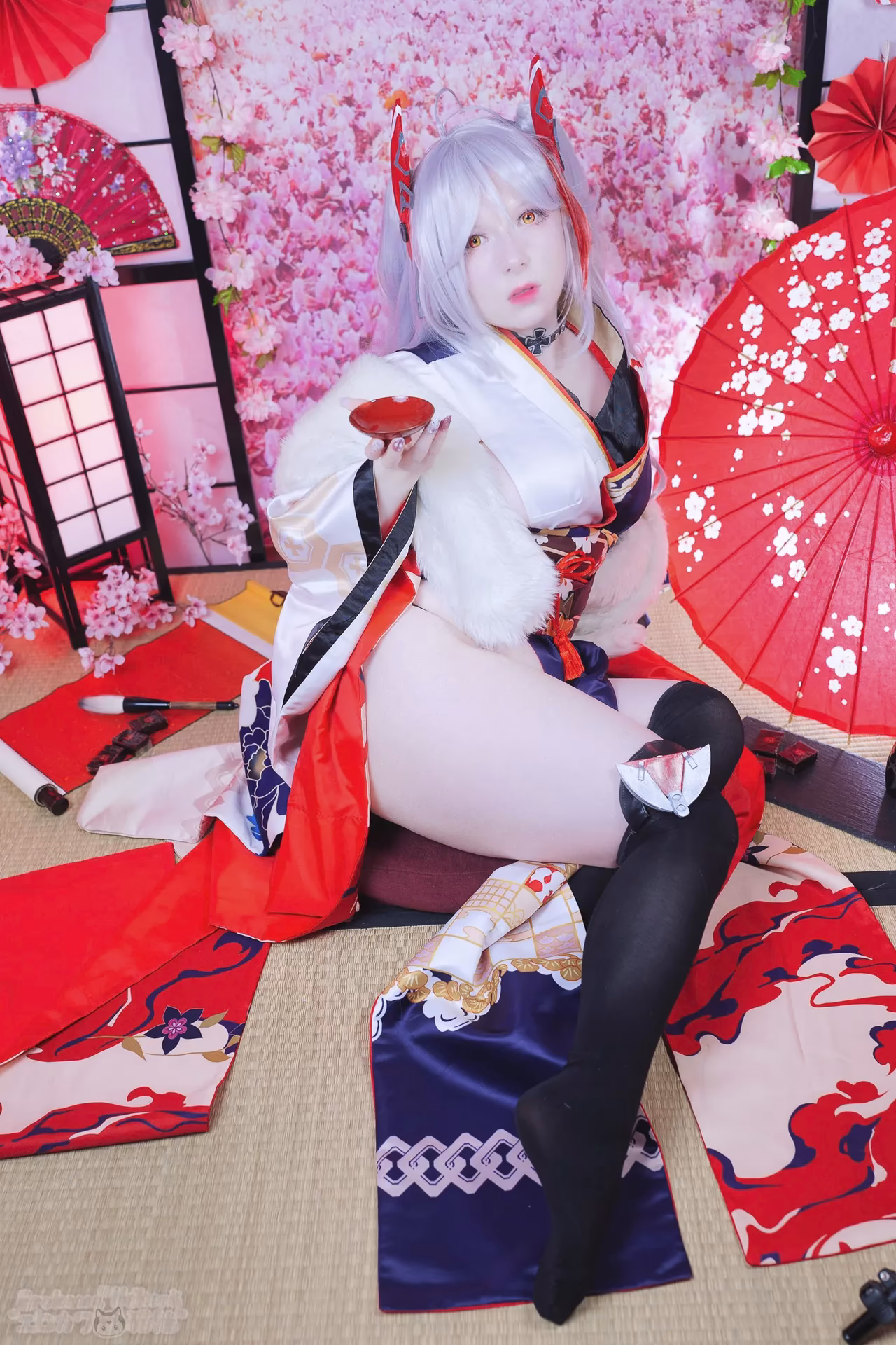 Erokawa Nekomi as Prinz Eugen — cosplay photo 5 of 59