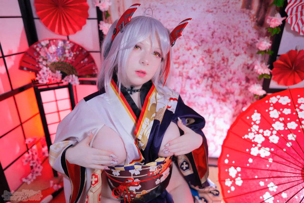 Erokawa Nekomi as Prinz Eugen — cosplay photo 52 of 59