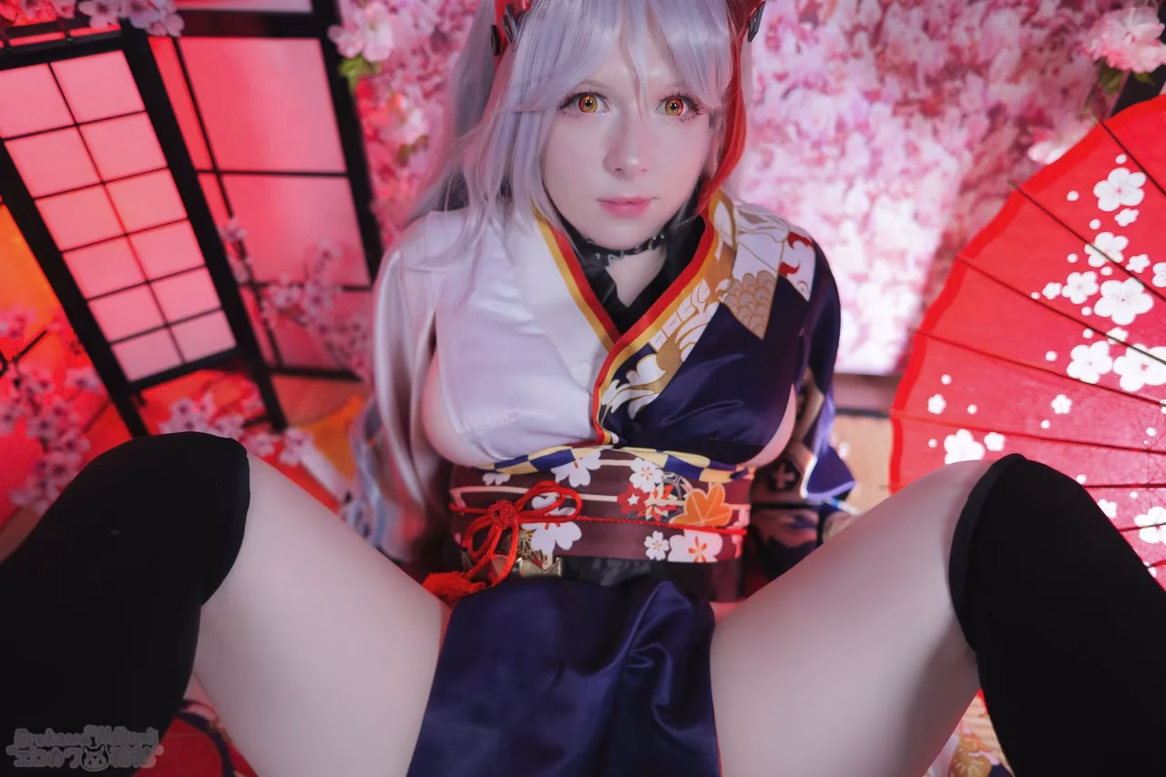 Erokawa Nekomi as Prinz Eugen — cosplay photo 56 of 59