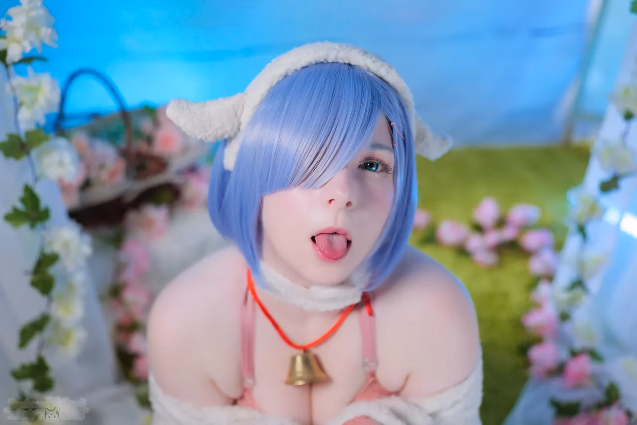 Erokawa Nekomi as Rem — cosplay photo 32 of 54