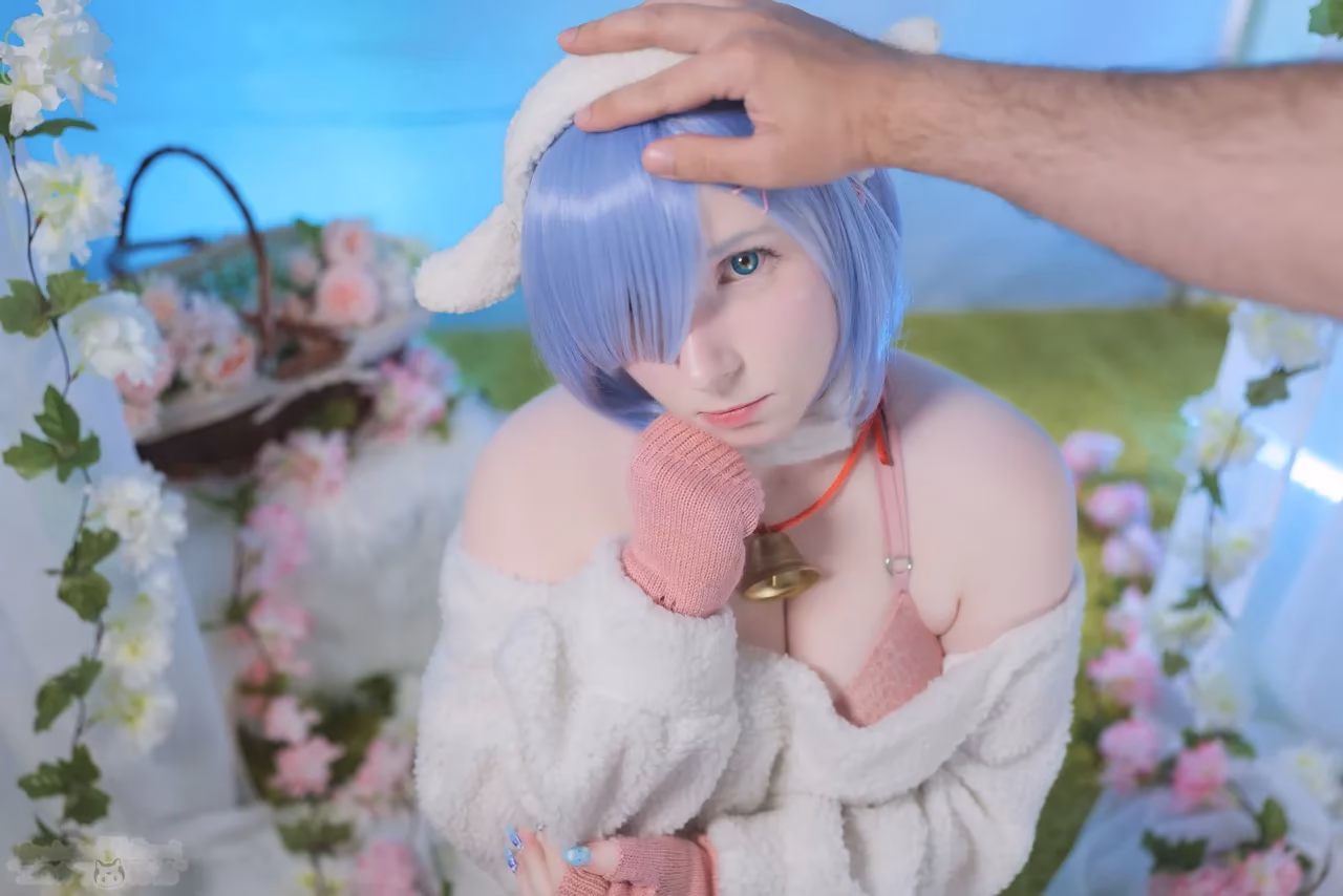 Erokawa Nekomi as Rem — cosplay photo 36 of 54