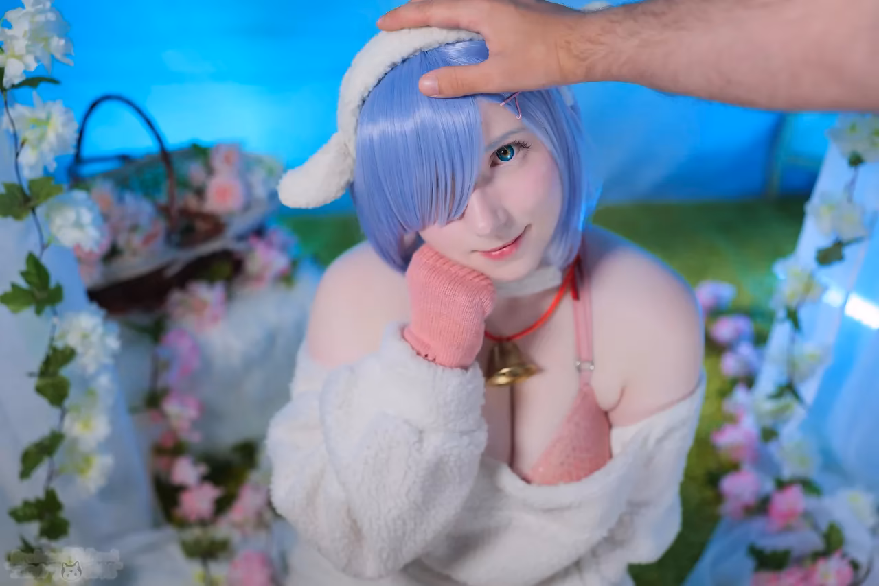 Erokawa Nekomi as Rem — cosplay photo 38 of 54