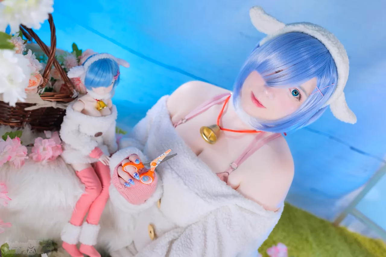 Erokawa Nekomi as Rem — cosplay photo 8 of 54