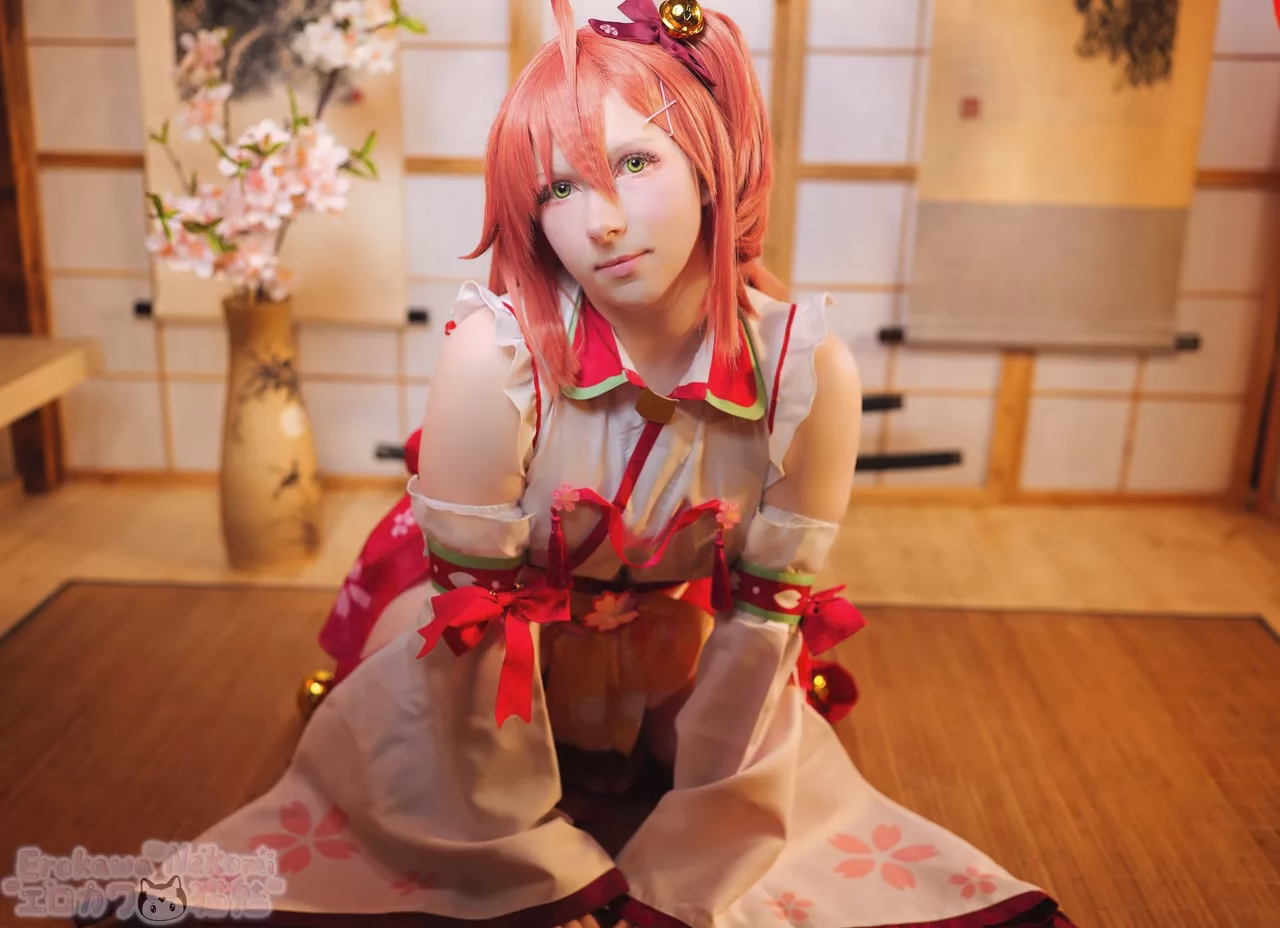 Erokawa Nekomi as Sakura Miko — cosplay photo 18 of 84