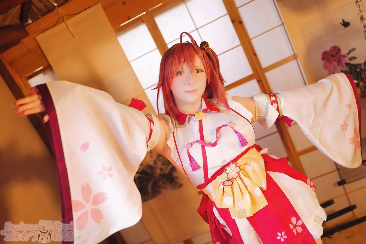 Erokawa Nekomi as Sakura Miko — cosplay photo 29 of 84
