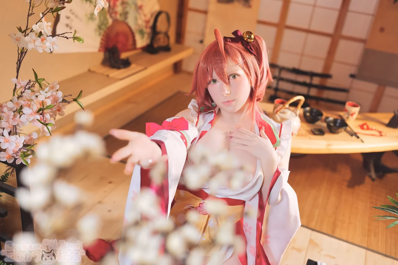 Erokawa Nekomi as Sakura Miko — cosplay photo 5 of 84