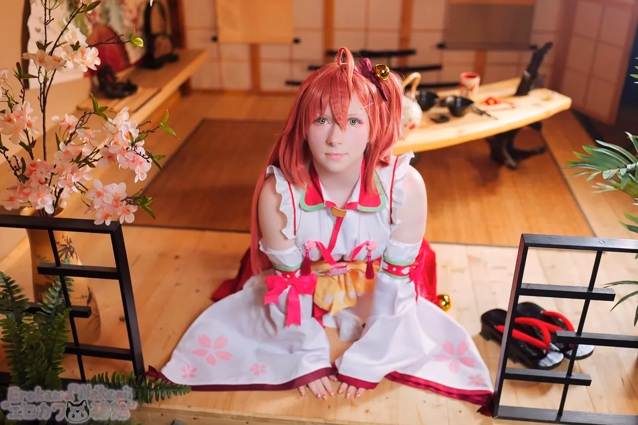 Erokawa Nekomi as Sakura Miko — cosplay photo 56 of 84