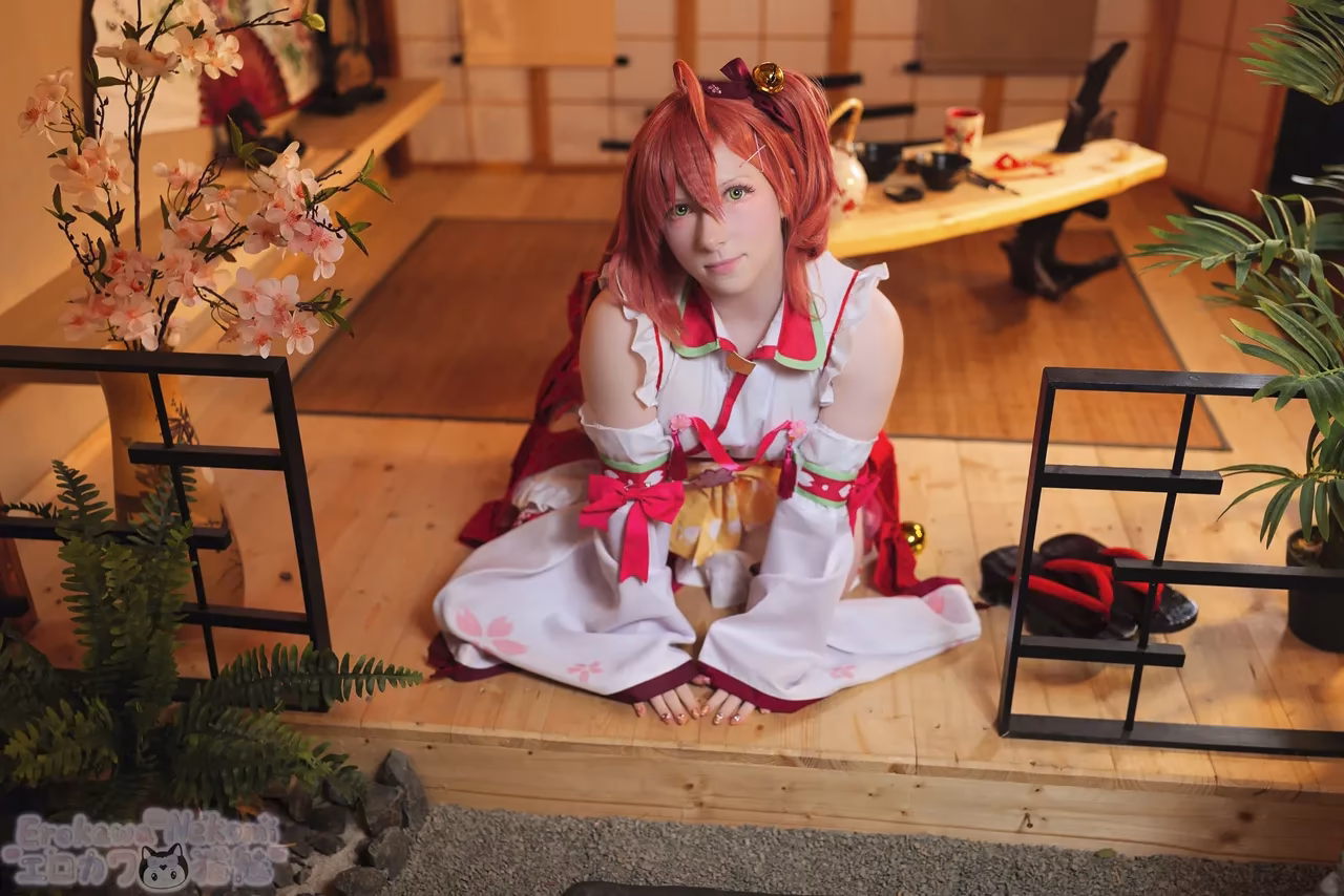 Erokawa Nekomi as Sakura Miko — cosplay photo 57 of 84
